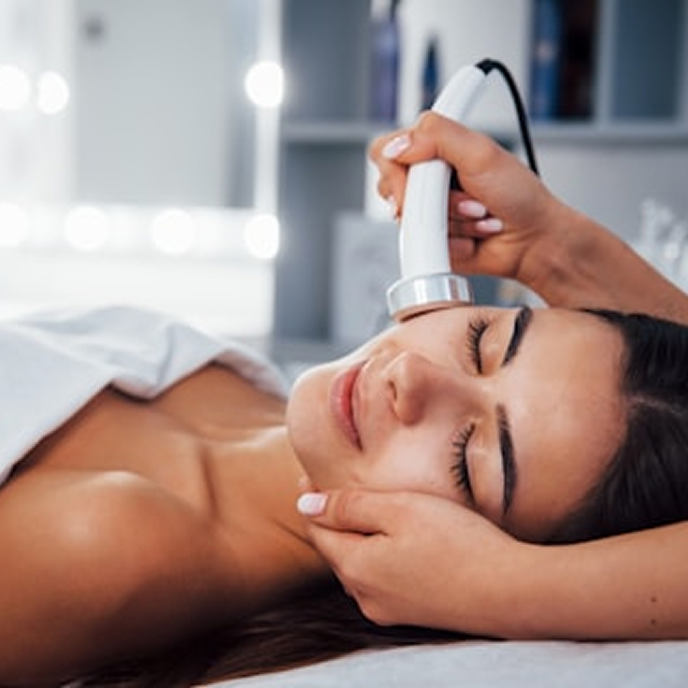 Lấy nhân mụn y khoa kết hợp đắp mặt nạ dịu da