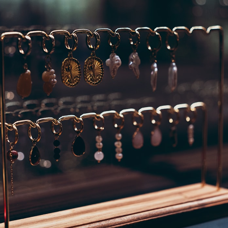 Nhẫn đá Garnet đỏ phong thủy